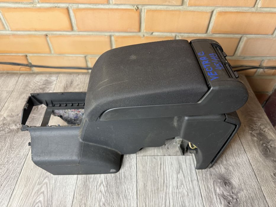 Подлокотник на Опель Вектра С