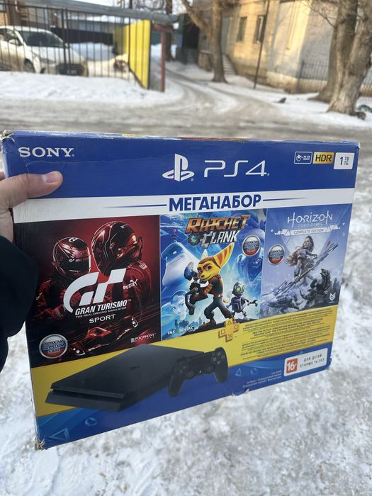 Продам PS 4 slim 1 TB