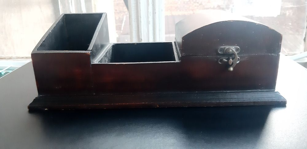 Стар дървен органайзер