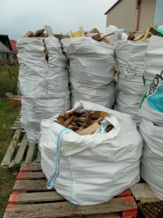 Lemne de foc din deseuri