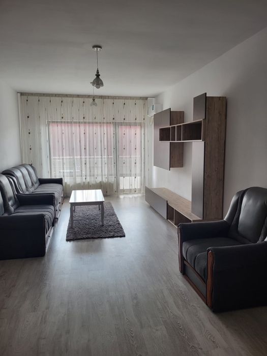 Inchiriez apartament