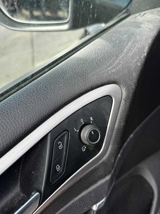 Oglinda dreapta Vw Golf 7 hatchback cu rabatare electrica si lumina ambientala de europa