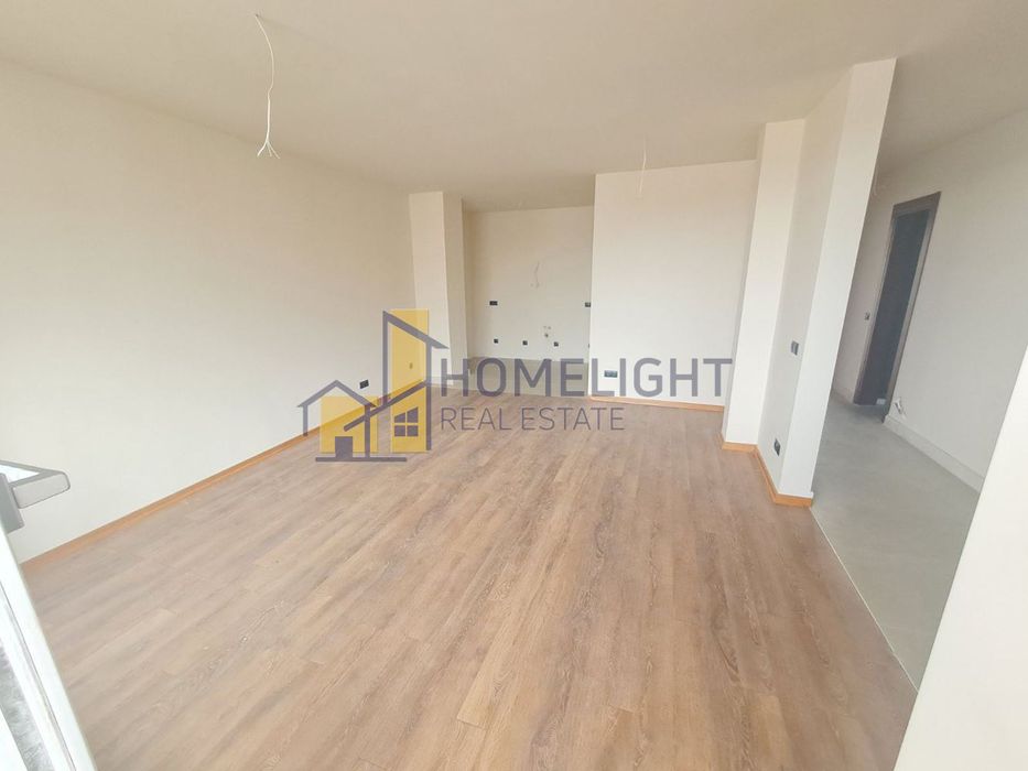 Тристаен апартамент в кв. Кръстова вада