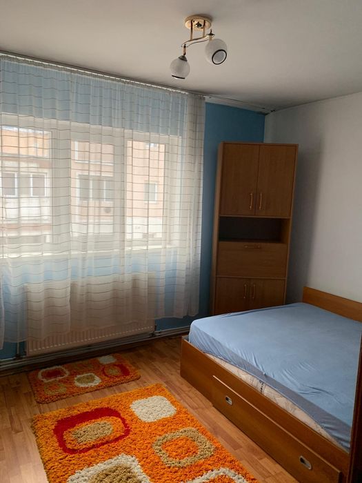Vând apartament mobilat