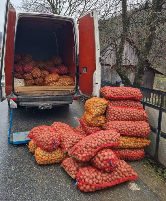 Cartofi pentru animale aducem la Dumneavoastră acasa