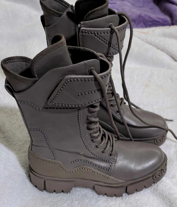 Guess оригинални дамски ботуши естествена кожа  38 номер