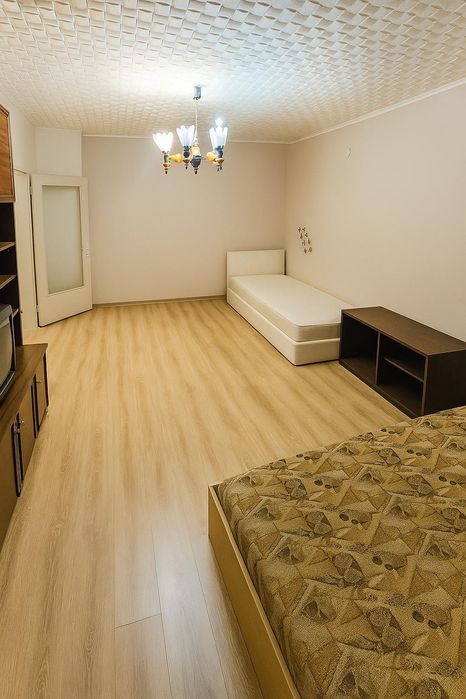 Дава се под наем Тристаен апартамент в София, Света Троица - 70 кв.м за 613 € - Снимка #3