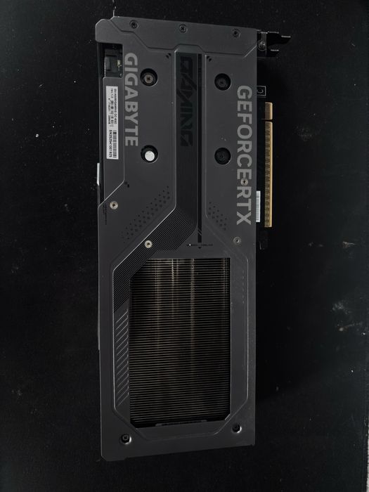 Placa video gigabyte oc x3 rtx 5060 8gb