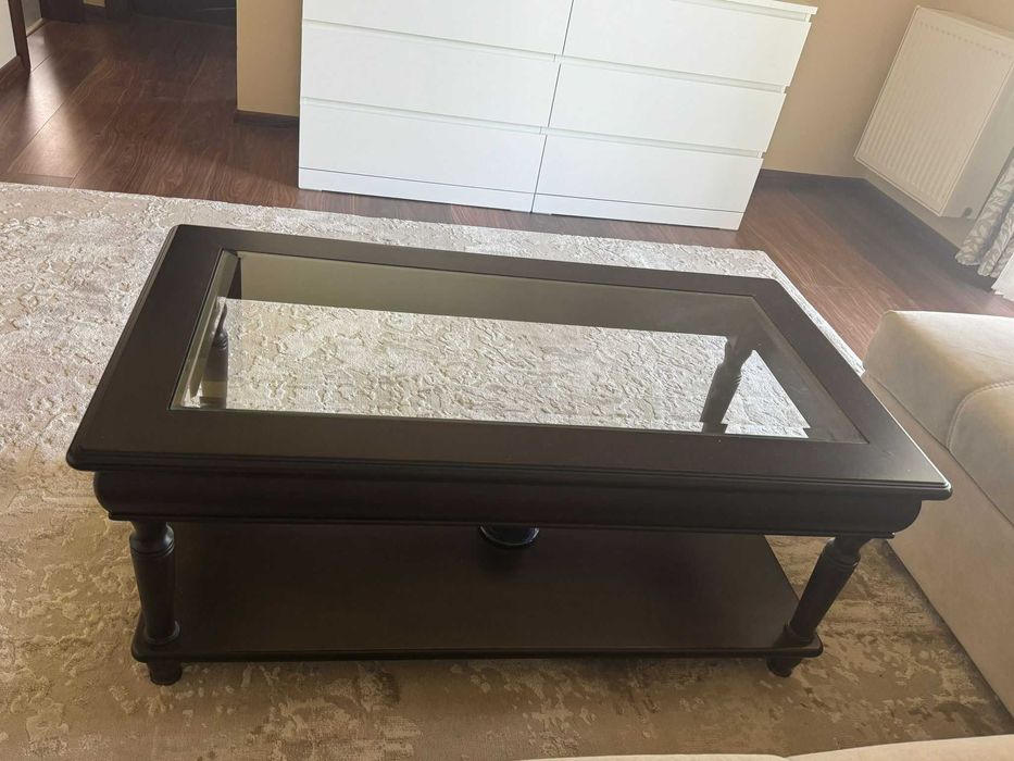 Masuta de cafea din lemn prelucrat negru si sticla