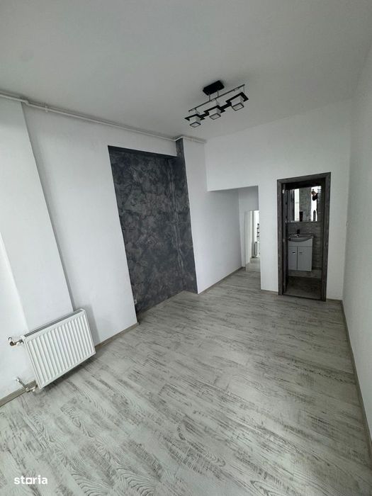 Studio de vanzare Piata Romana