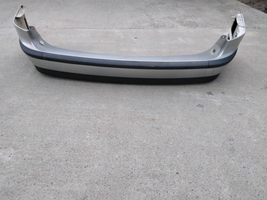 Bară spate Ford focus 2 1, 6 tdci culoare alb și gri