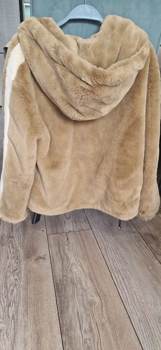 Пухено яке Bershka, размер С/М