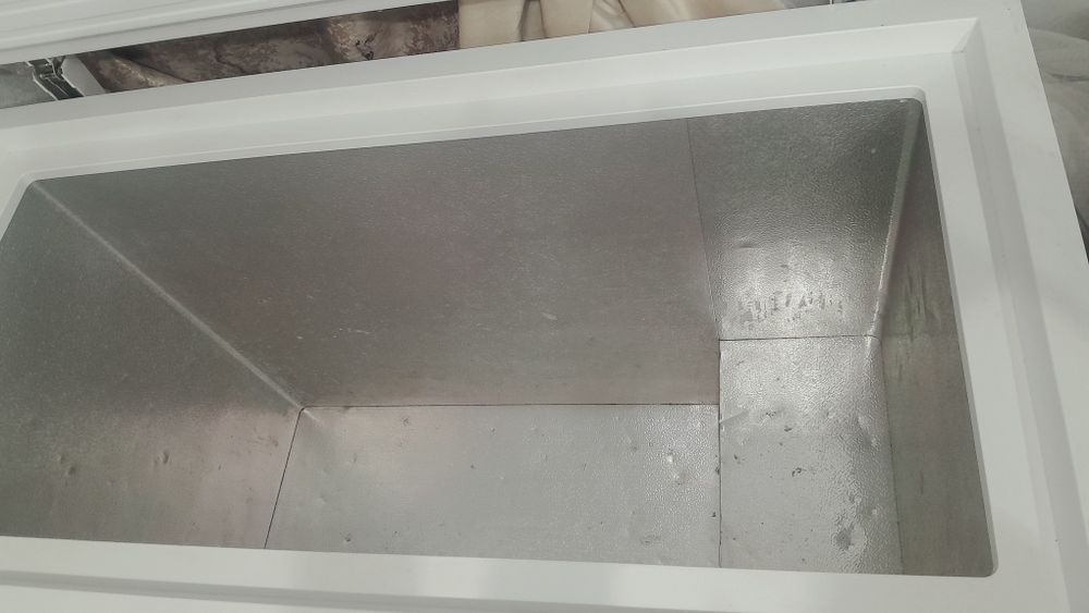 Продам морозильный ларец AVA.