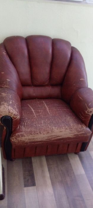 Мягкая мебель б/у комплект недорого