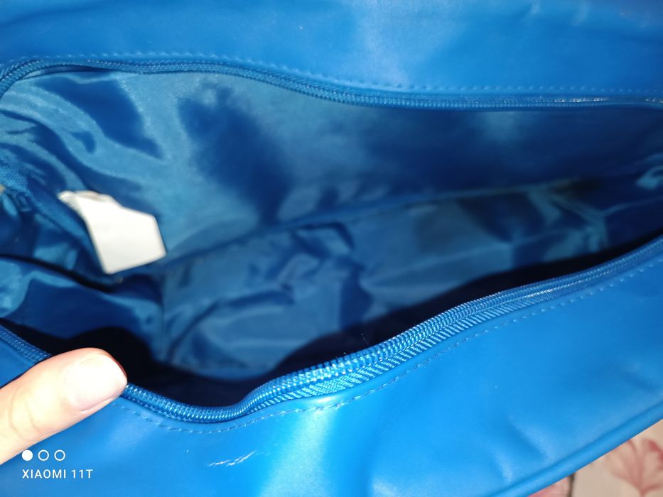 Синя спортна чанта през рамо Adidas. Много запазена