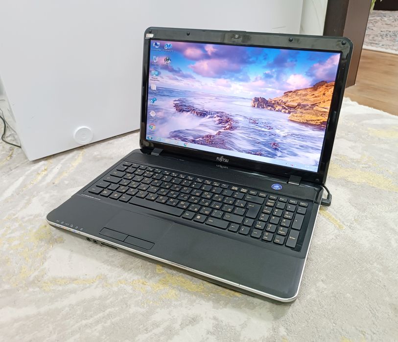 Ноутбук Fujitsu Siemens Microsoft office.