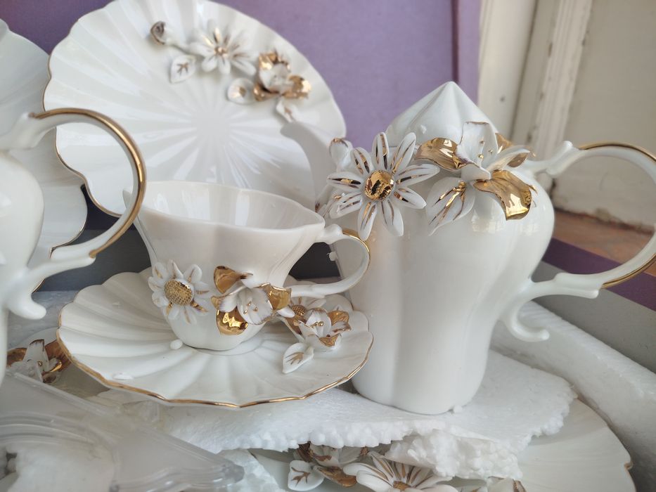 Koʻrkam chinni idishlar