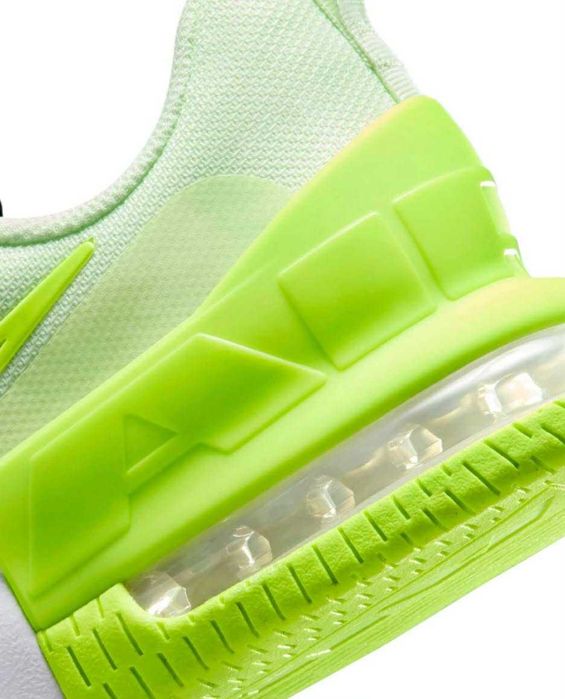 Мъжки маратонки Nike air max alpha trainer, носени са няколко пъти само. Състоянието им е като ново, без забележка 43. Изпращам със Спиди или Еконт.