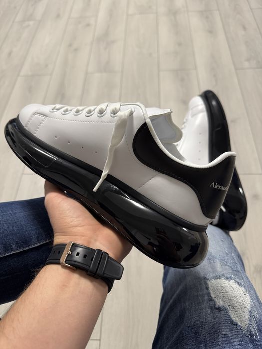 Adidasi Barbati Alexander Mcq. Alb & Negru Silicon!