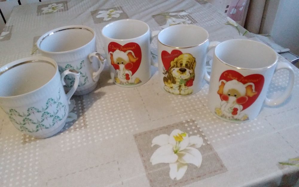 Продам кастрюли и кружки