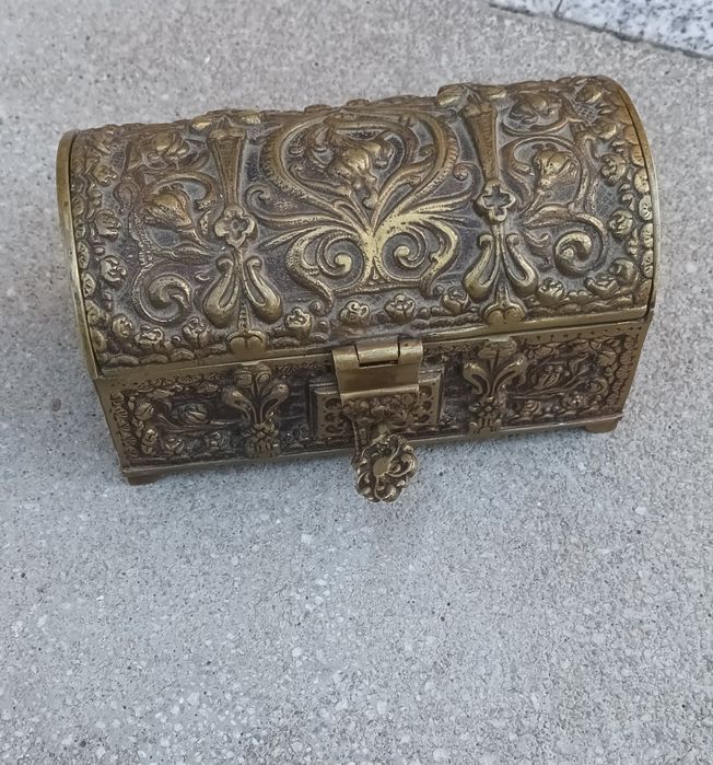 Caseta, cufăr din Bronz