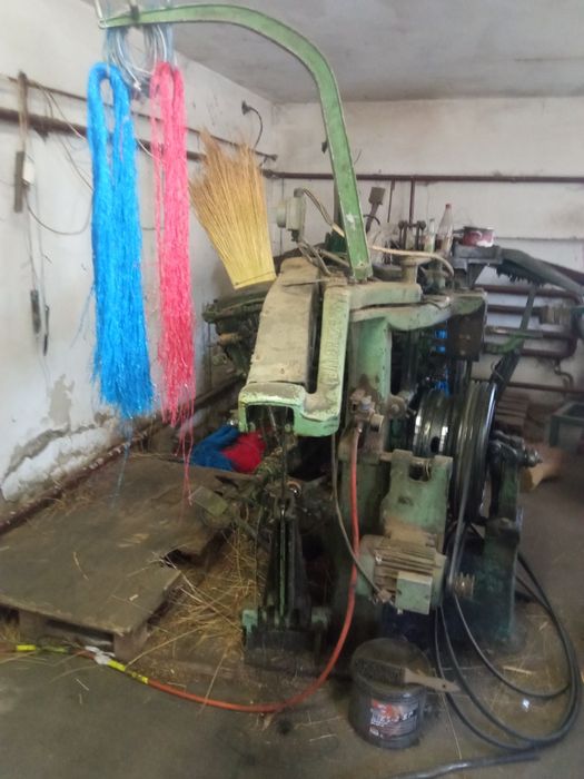 Vând masini second hand pentru făcut maturi de sorg: