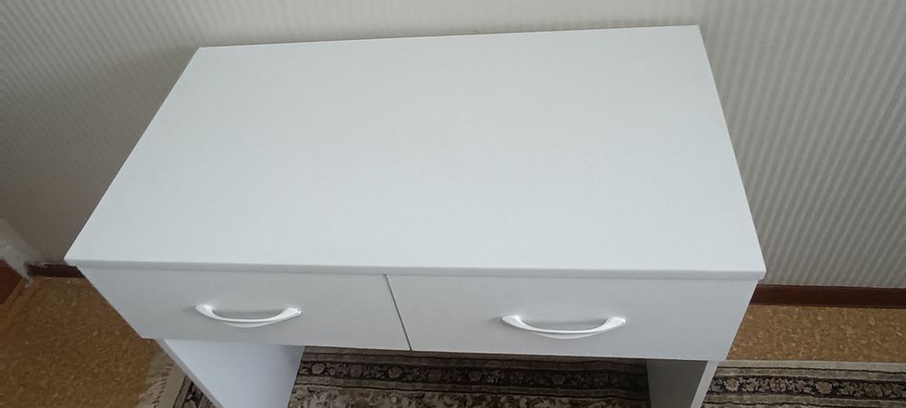 Стол тумба с ящиками