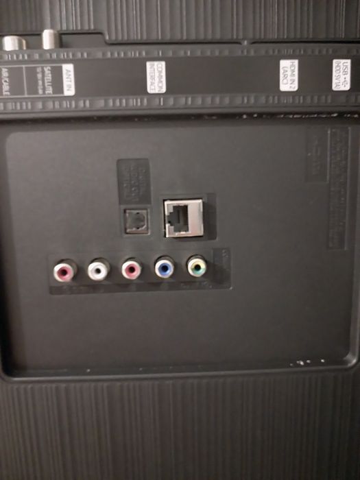 Смарт телевизор Samsung 109см оригинальный. С кронштейном