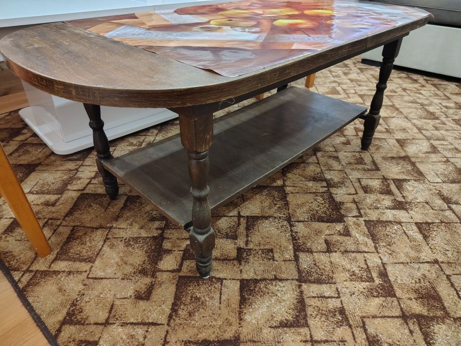 Продавам холна маса