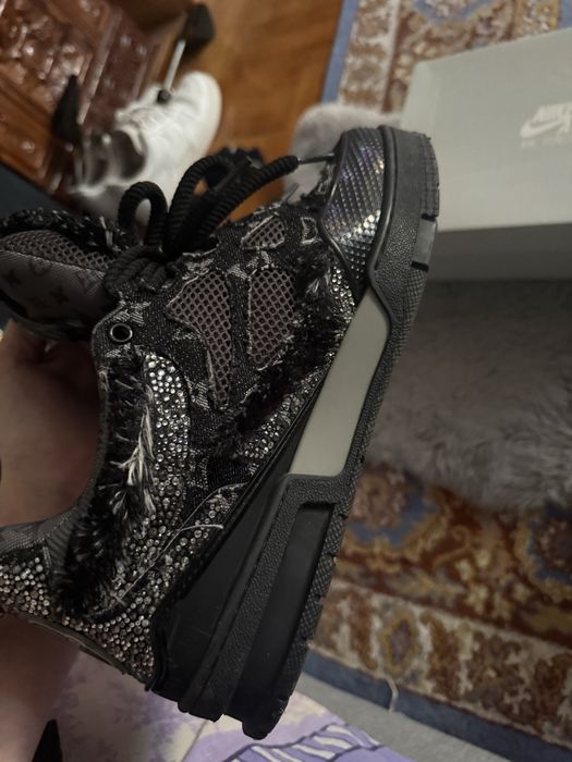 Lv skate swarovski negri