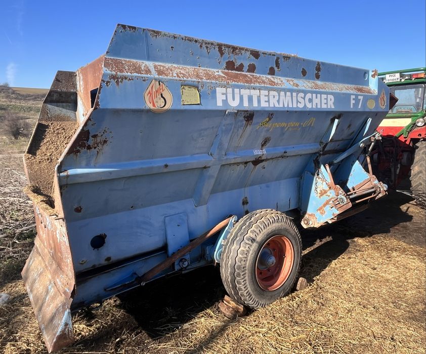 Фуражораздаващо ремарке Миксер