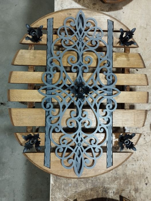 Ръчна изработка на битово осветление от дъно на дъбово буре.