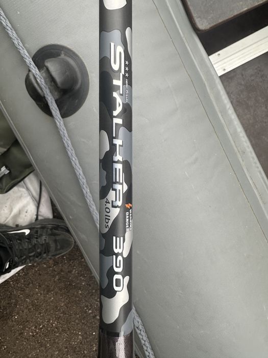 Лодка ,2удилище,2 катушка , держатель