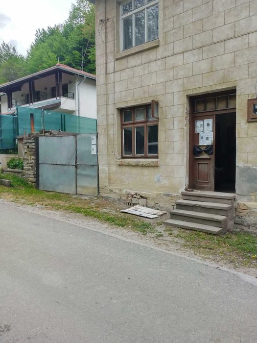 Продава се Къща в Велико Търново, Акация - 568 кв.м за 81 €/кв.м - Снимка #3