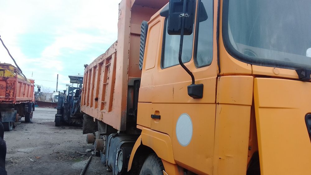 Самосвал шахман F 2000