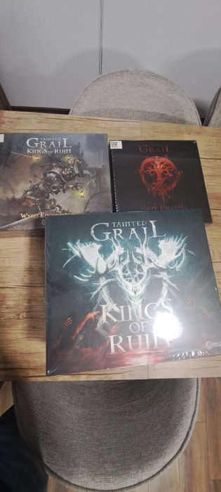 Настолна игра Tainted Grail + разшитения