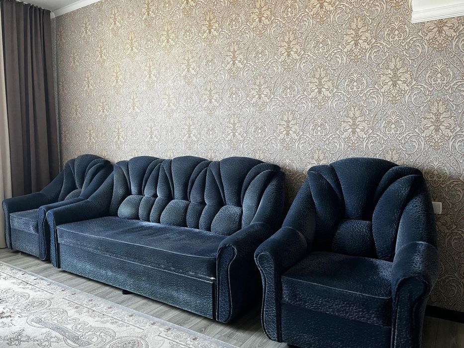 Диван и два кресла