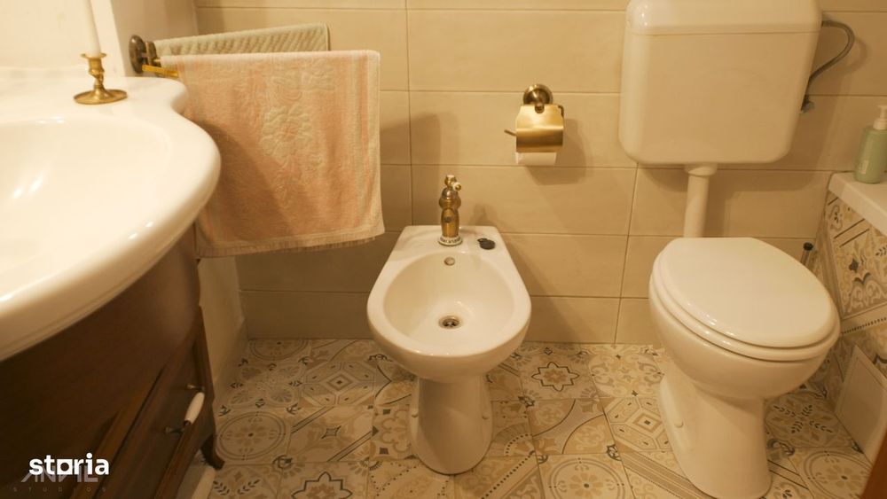 Farmec interbelic cu detalii originale de epocă - apartament 3 camere