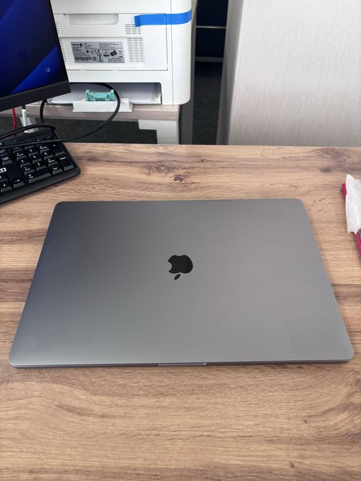 Macbook core i7 2019
