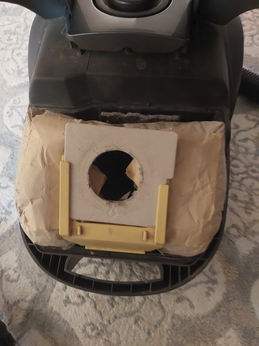 Срочно продам отличный пылесос LG