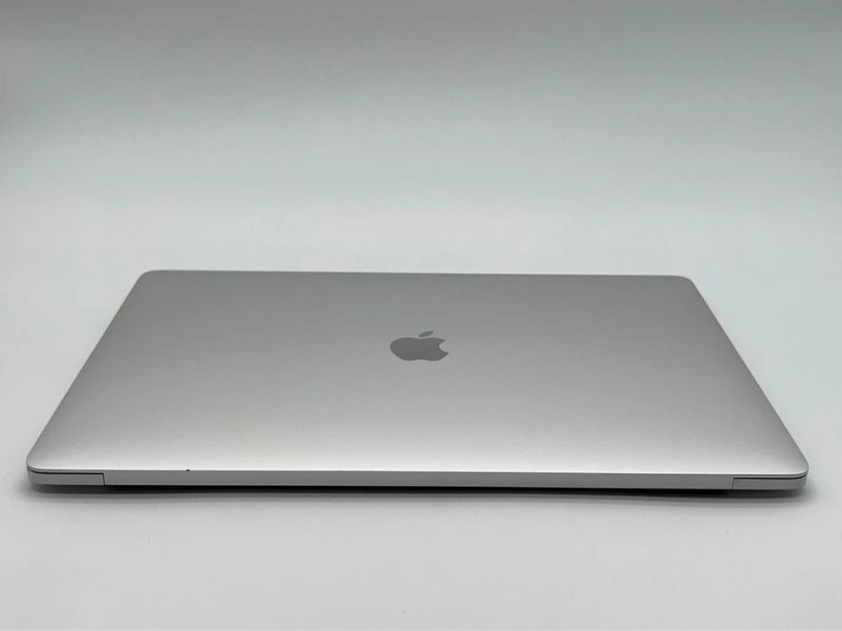 Macbook pro 16 inch i9/16GB/512GB/2K Retina