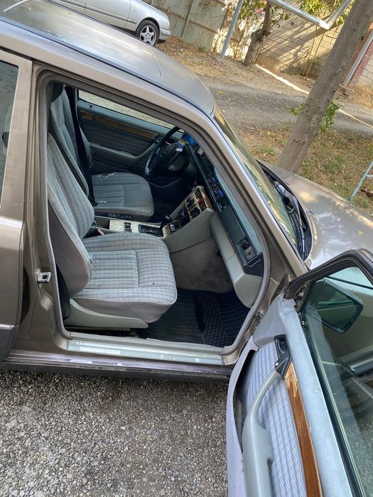 Мерседес-бенс 230