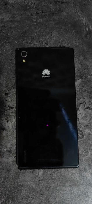 Huawei Ascend P7, с чехлом в подарок