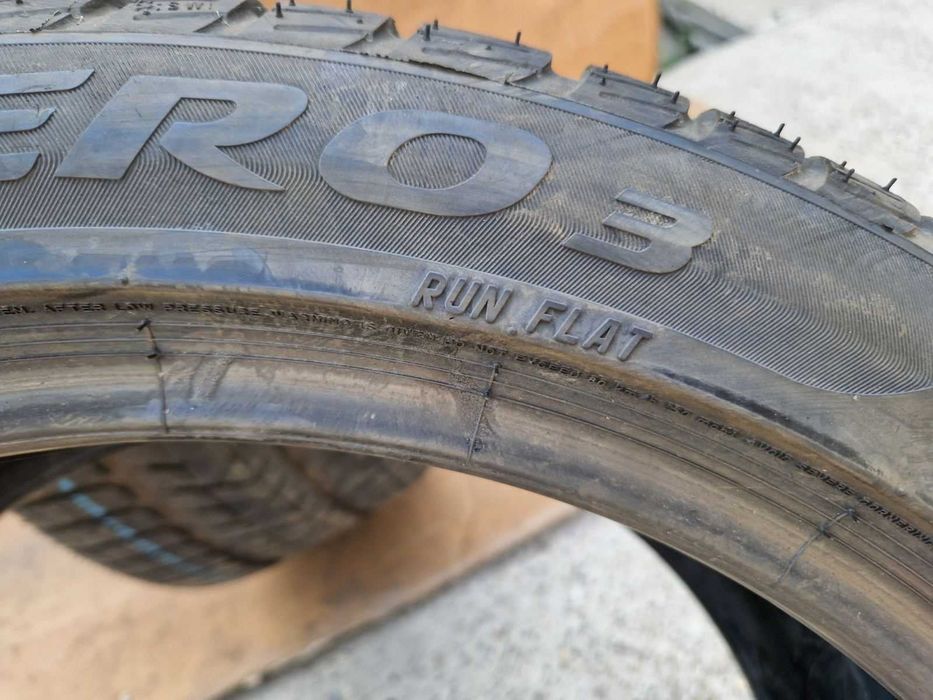 2 Pirelli R19 255/40 Зимни гуми runflat  DOT1818