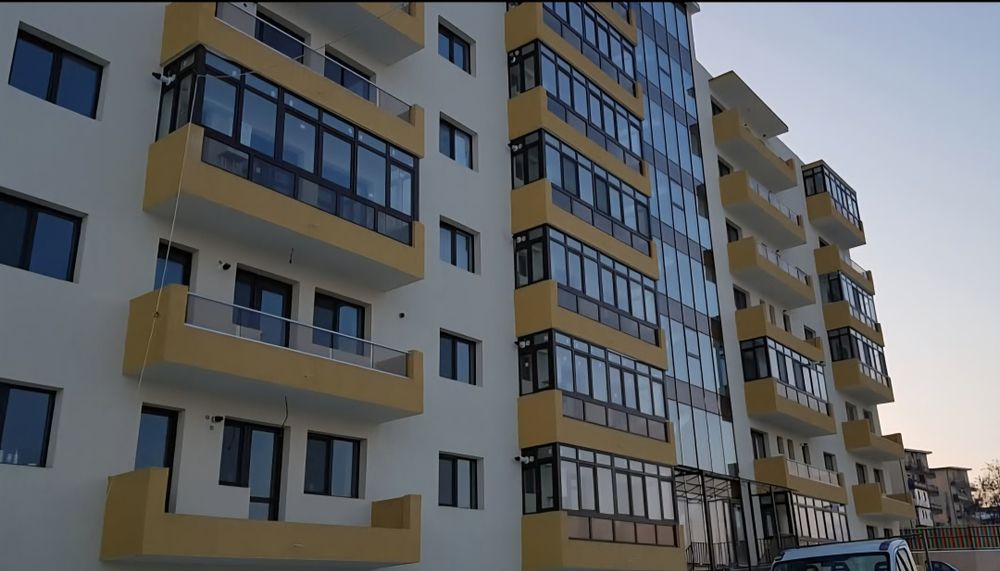 Persoana fizica-Schimb ap 3 camere bloc nou CUG pe IASI