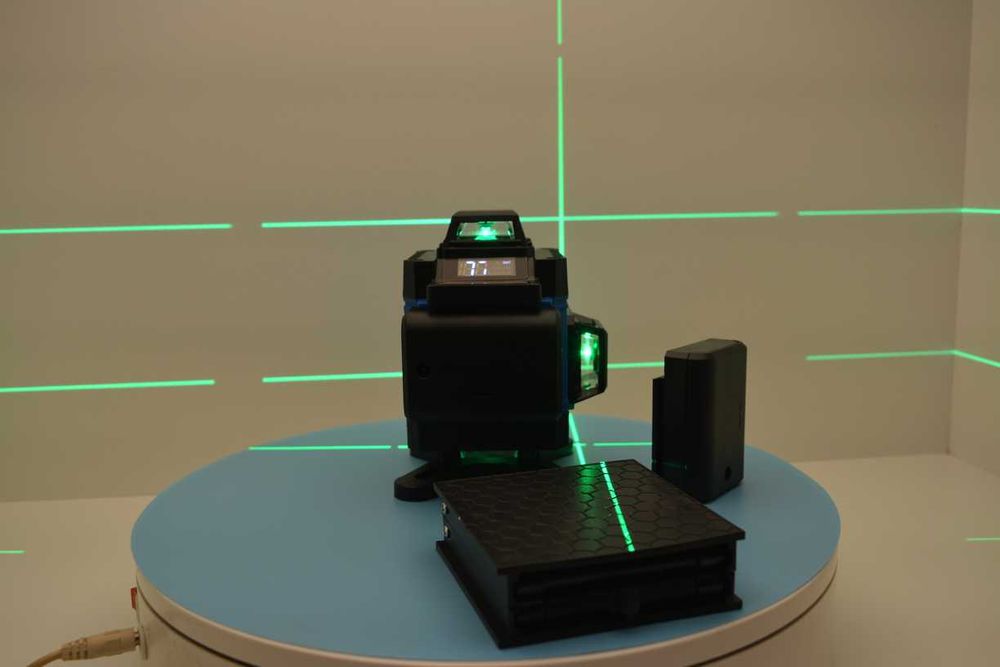 Noutate CONTINE doua baterii  Superoferta Nivela fascicul laser verde 16 linii 4D fără telecomandă  Reducere Nivelă laser kkamoon 16 linii 4D fascicul