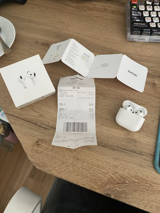 Airpods 4 cu bon