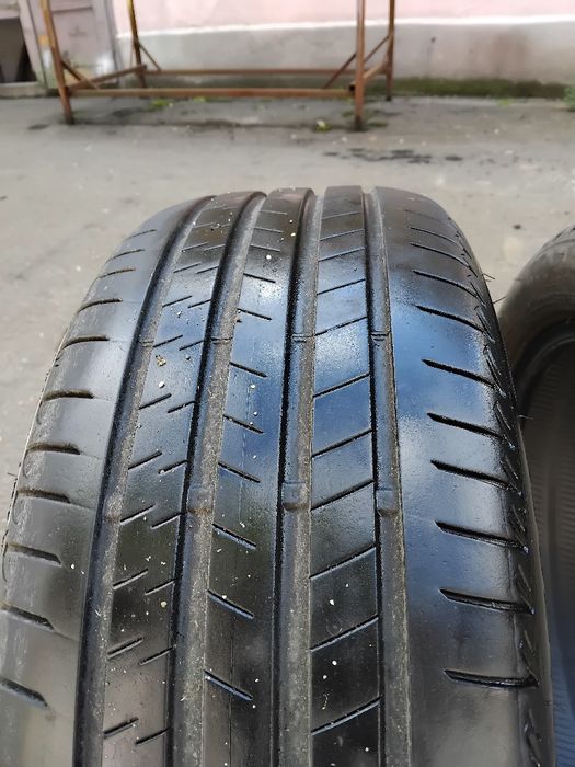 Vand 2 seturi anvelope Bridgestone cu două mărimi ptr.Bmw