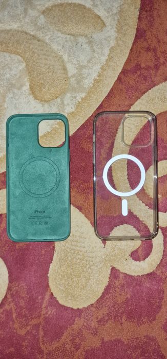 Vând husă pentru Iphone 13 pro max originală !