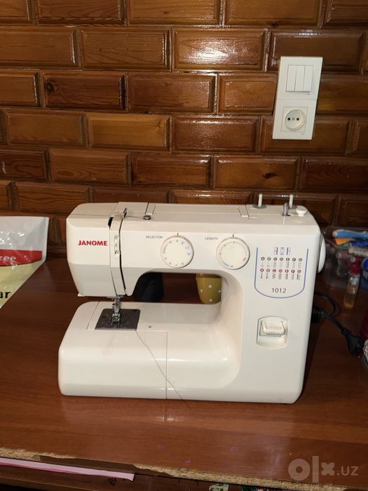 Шаейная машина janome 1012